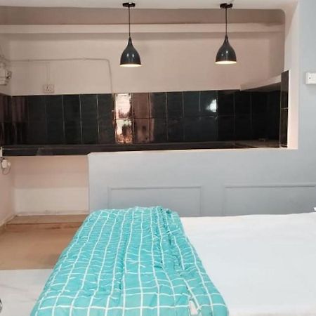 Janki Kunj Varanasi- 3 Room Home Exterior photo