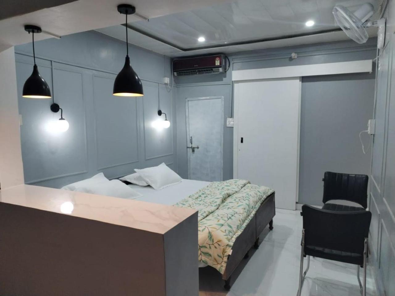 Janki Kunj Varanasi- 3 Room Home Exterior photo